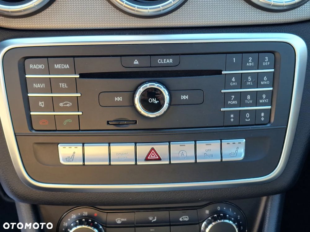 Mercedes-Benz CLA 180 7G-DCT - 16