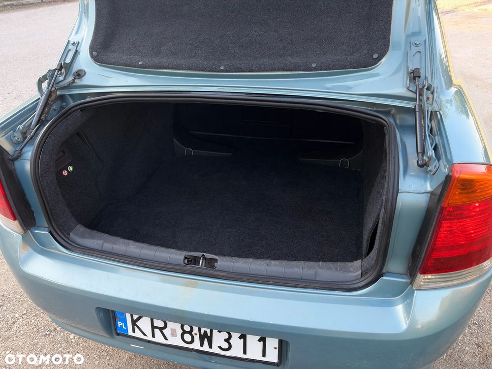 Opel Vectra 1.8 Essentia - 7