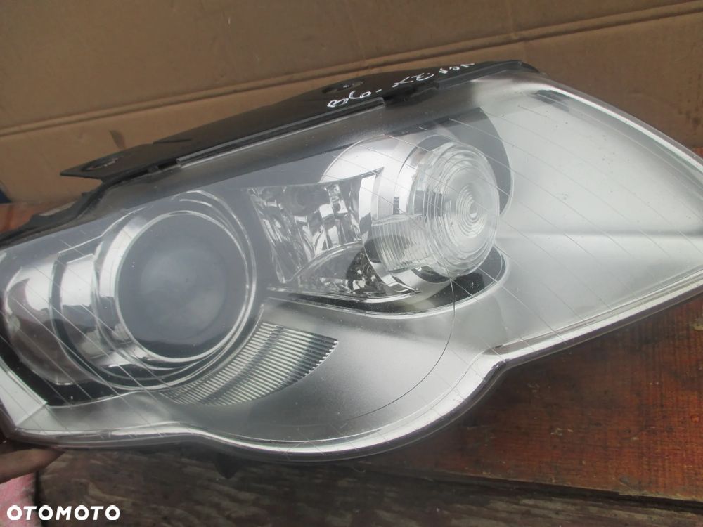 lampa prawa  VW Passat B6 BI-Xenon Valeo Europa - 10