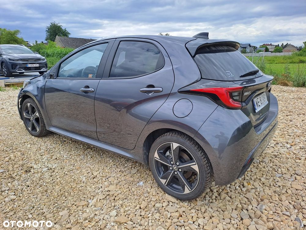 Toyota Yaris - 4