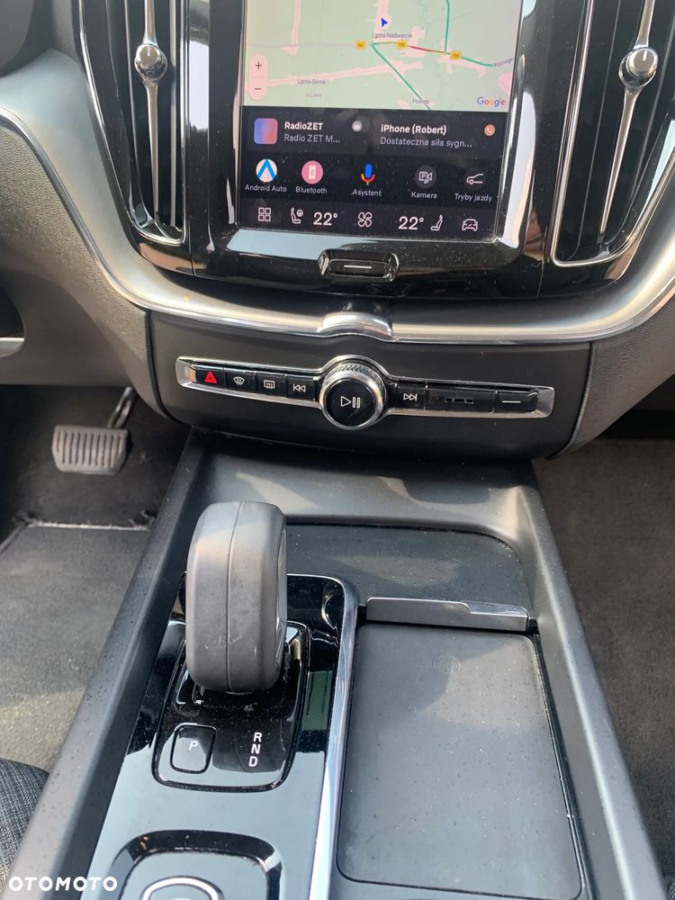 Volvo XC 60 B4 D AWD Momentum Pro - 21