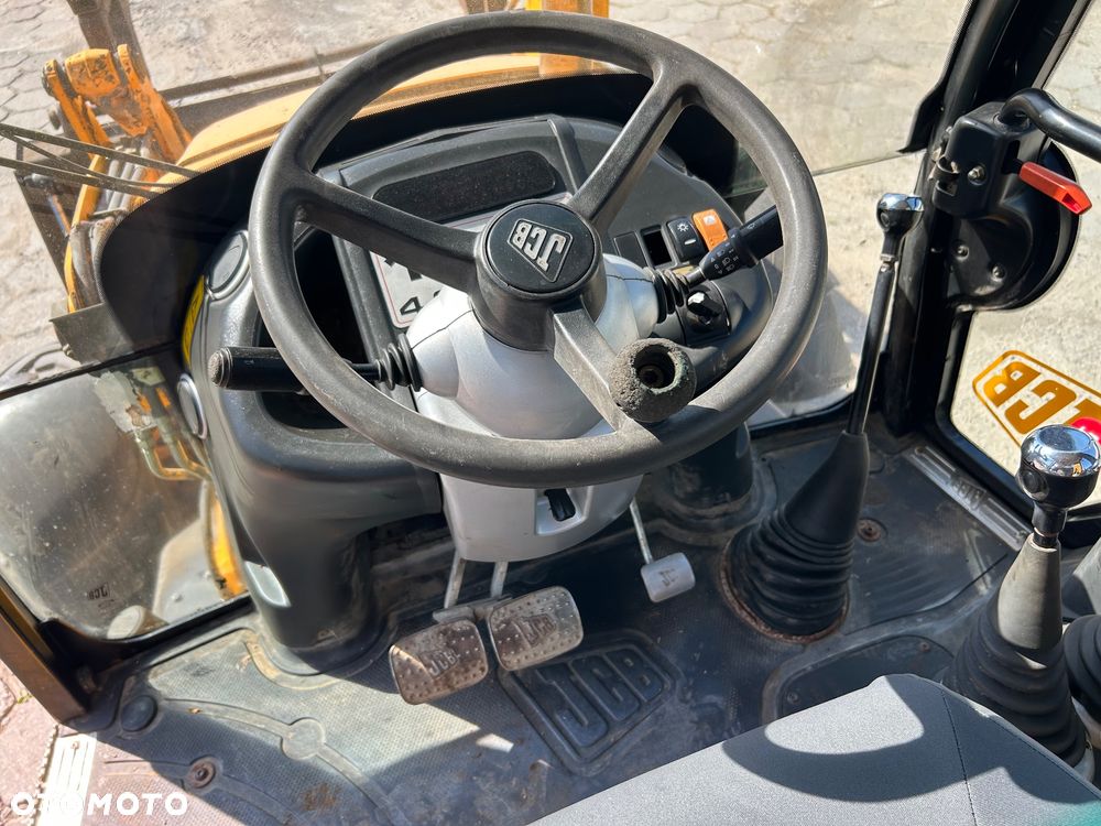 JCB 3CX Sitemaster - 16