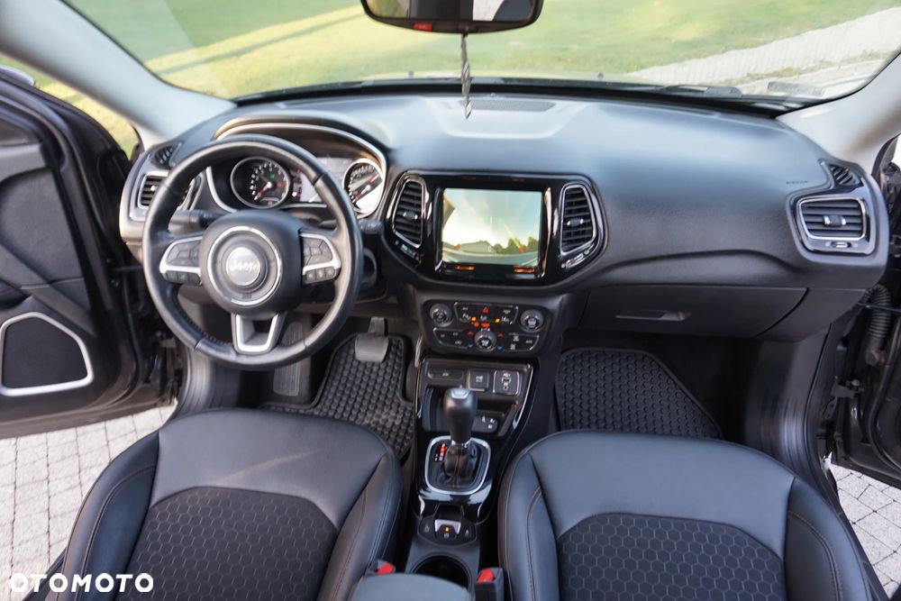 Jeep Compass - 29
