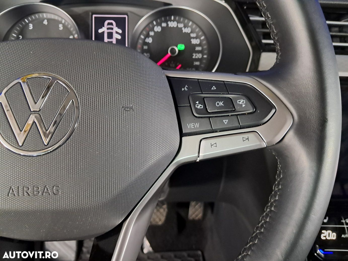 Volkswagen Passat - 13