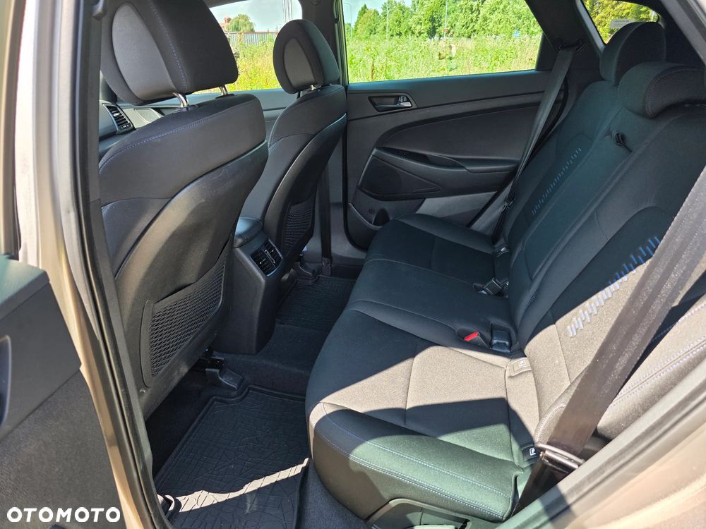 Hyundai Tucson 1.6 GDI BlueDrive GO 2WD - 12