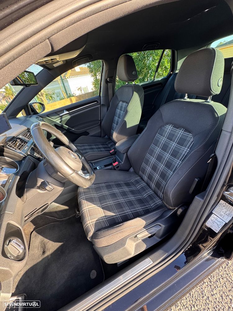 VW Golf GTD BlueMotion - 10