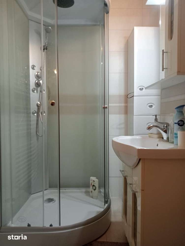 Apartament de închiriat cu 3 camere , mobilat și utilat complet — fotografia 3