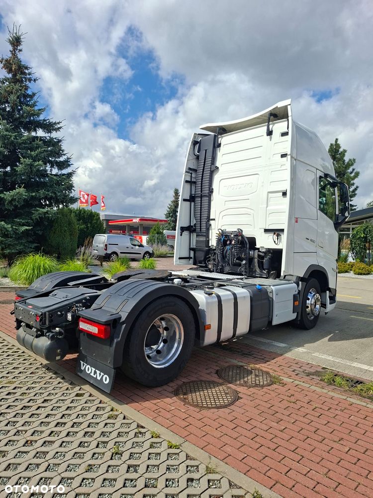 Volvo FH 460 GLOBETROTTER XL I-SAVE - 3