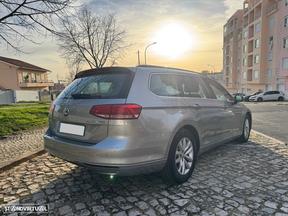 VW Passat Variant 2.0 TDi Confortline - 4