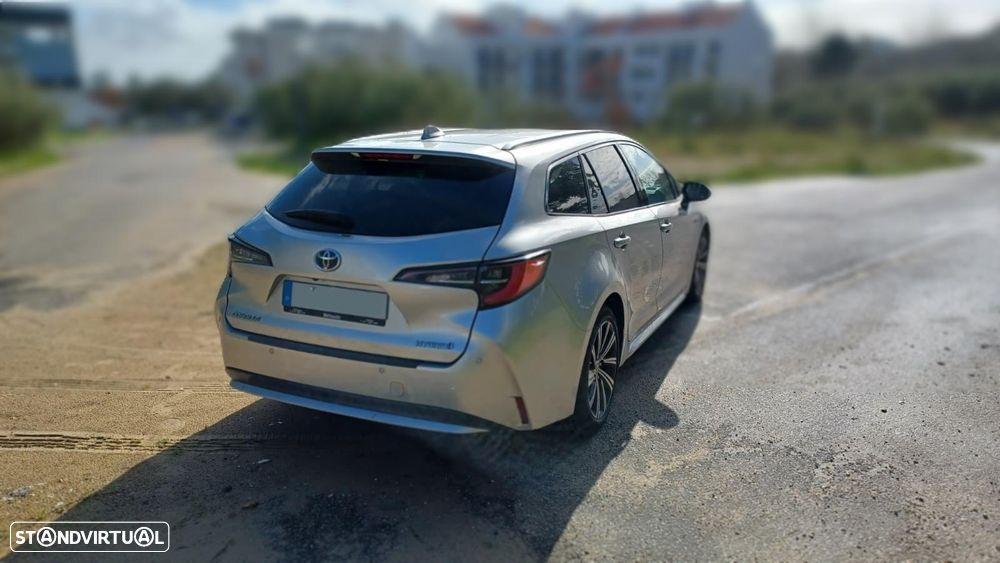 Toyota Corolla Touring Sports 1.8 Hybrid Comfort+P.Sport - 2