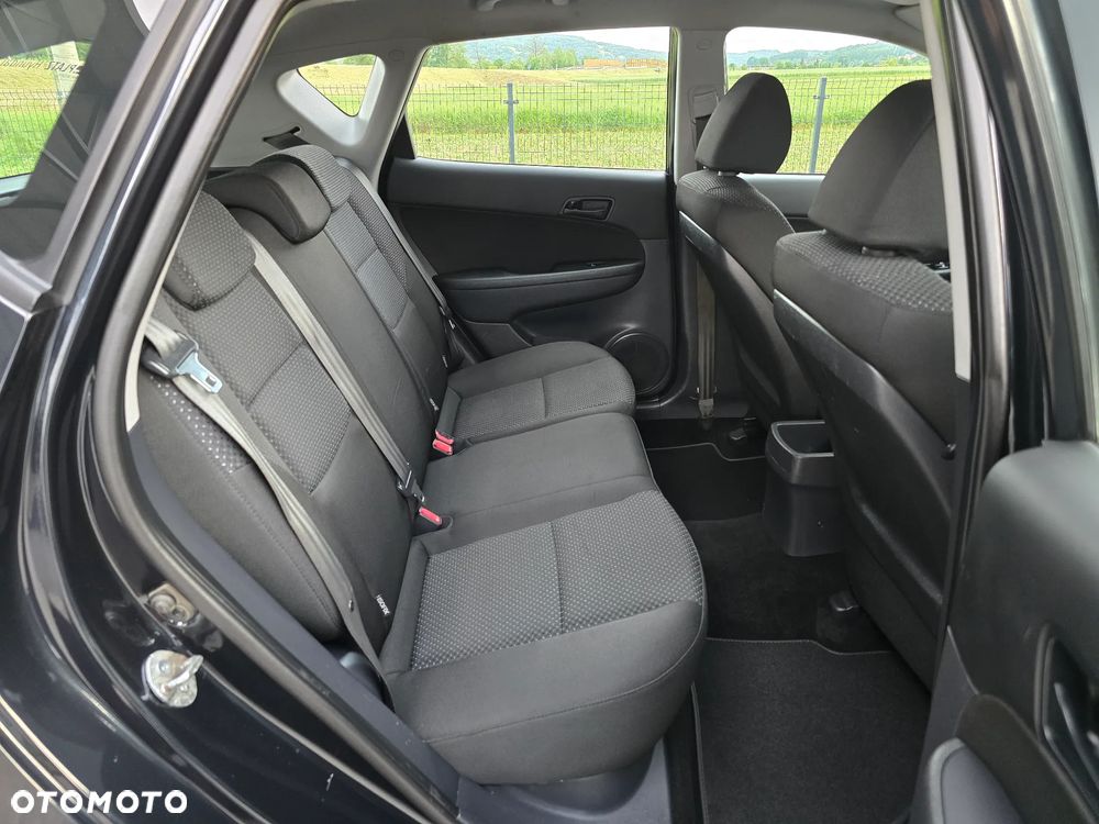 Hyundai i30 1.4 FIFA WM Edition - 26
