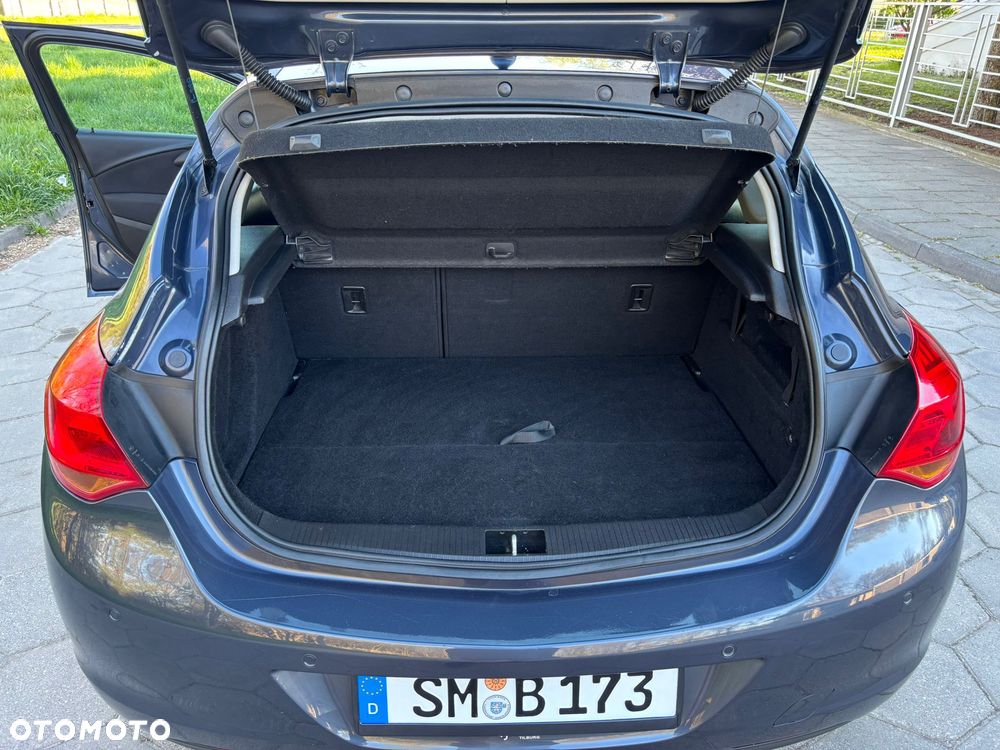 Opel Astra 1.6 Design Edition - 16