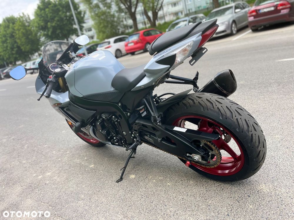 Suzuki GSX-R - 7