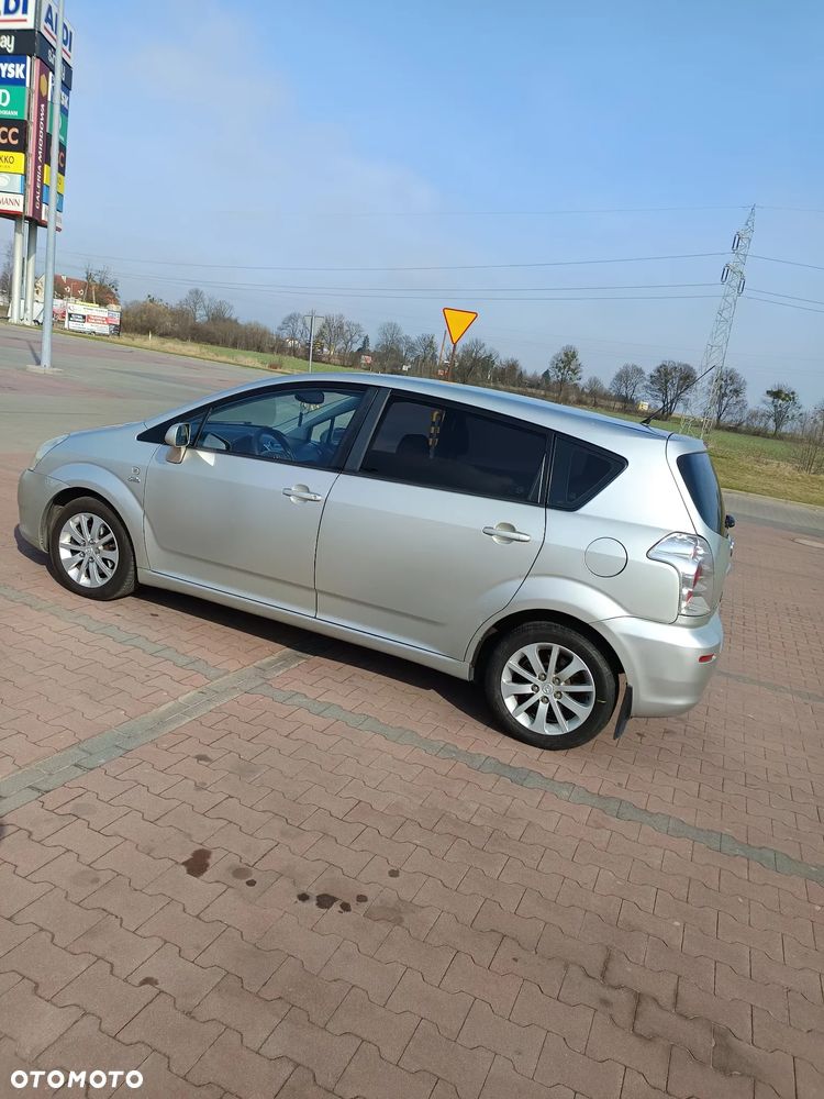 Toyota Corolla Verso 2.0 D-4D Prestige - 2