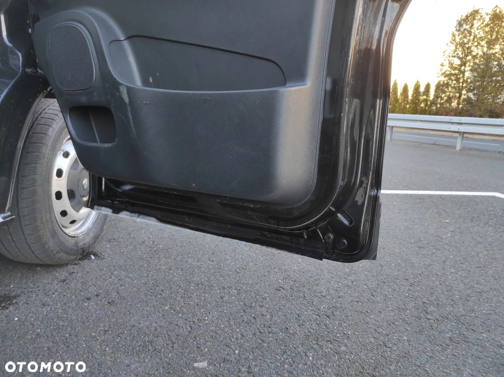 Opel Vivaro Biturbo - 12