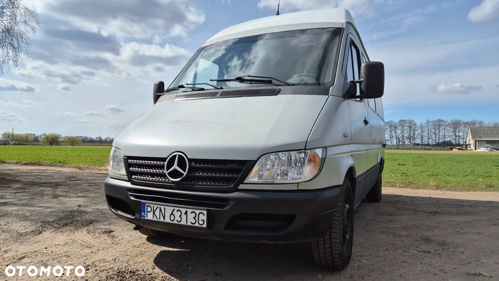 Mercedes-Benz Sprinter - 2