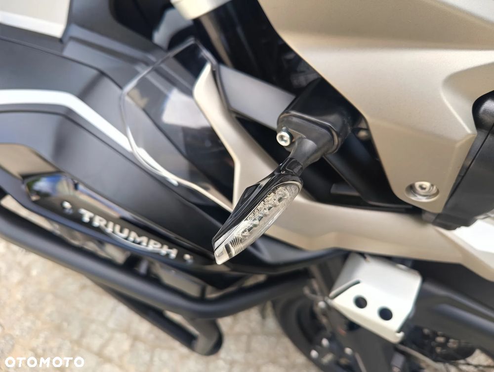Triumph Inny - 12
