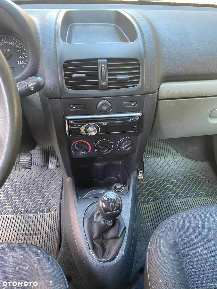 Renault Clio 1.2 16V Authentique - 15