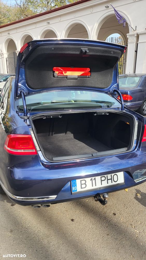 Volkswagen Passat 2.0 TDI DSG Highline - 23