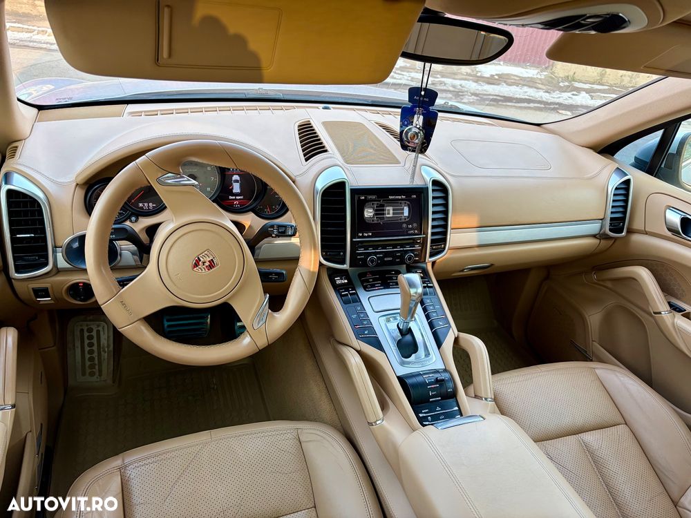Porsche Cayenne - 4