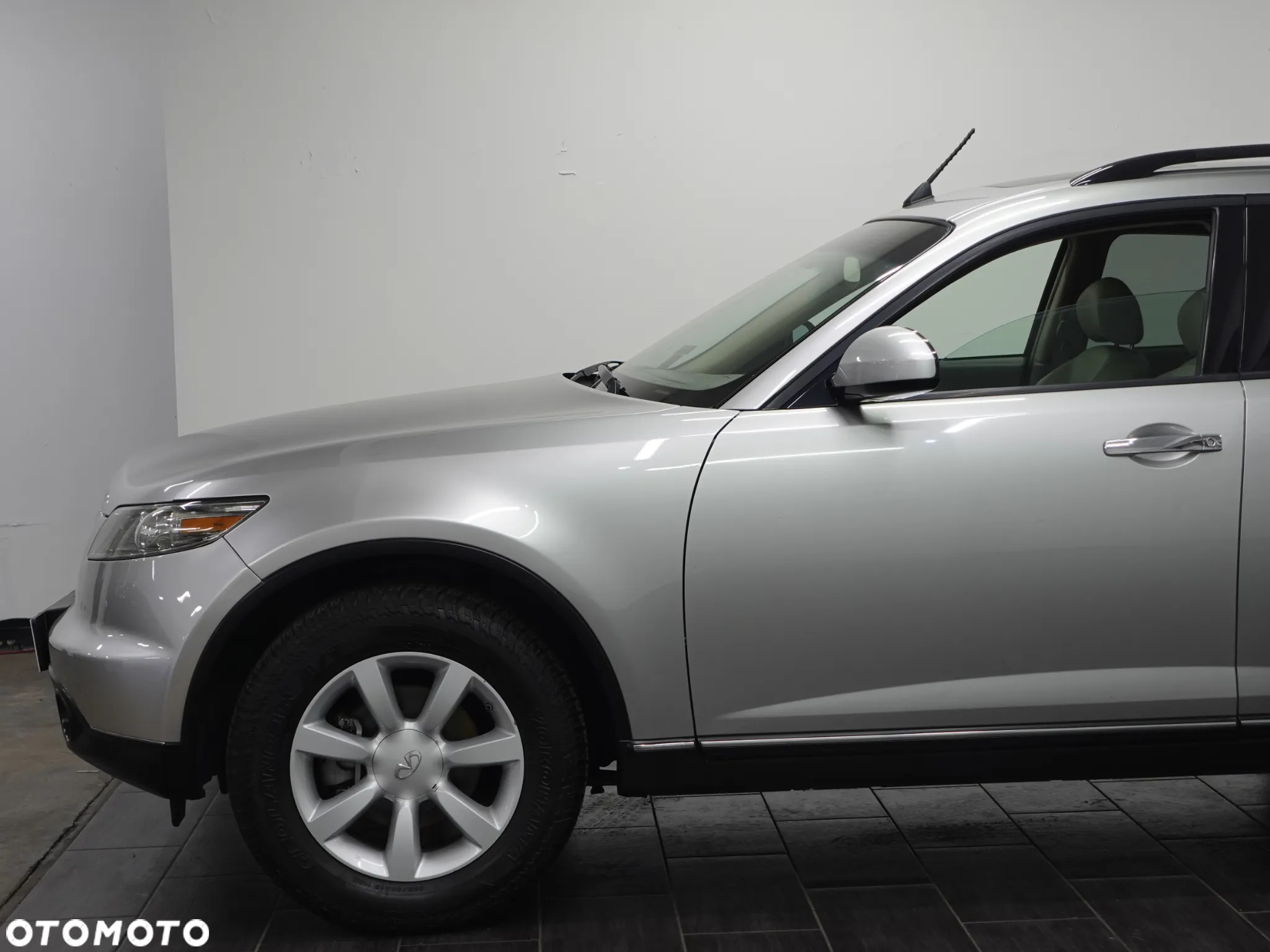 Infiniti FX FX35 - 18