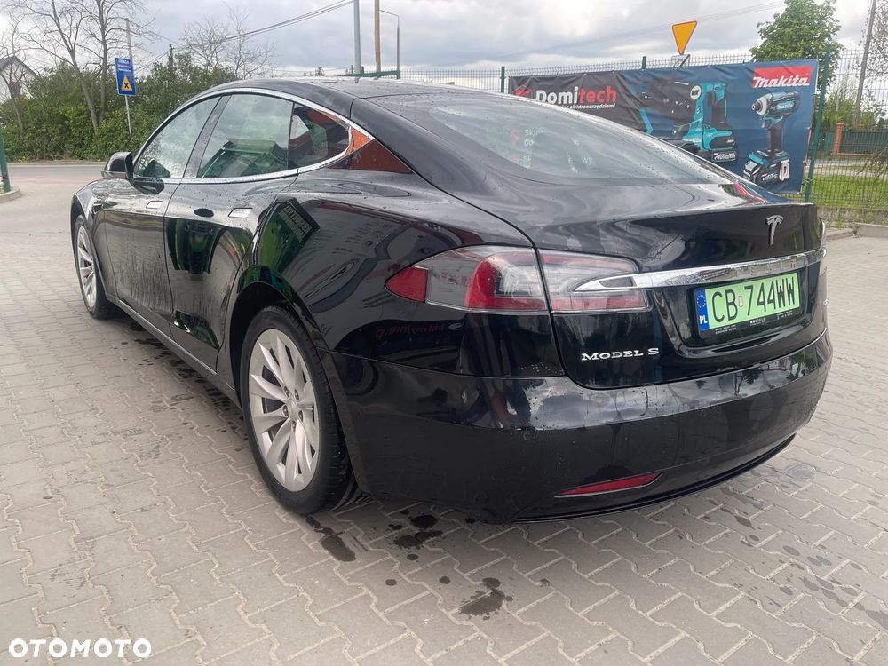 Tesla Model S - 6