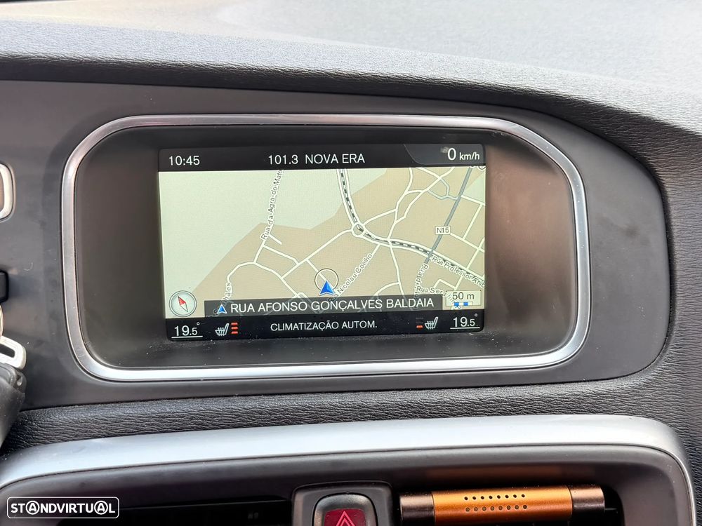 Volvo V40 D2 Momentum - 27