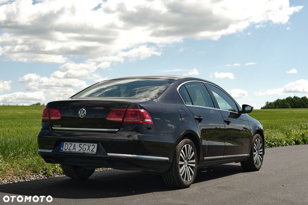 Volkswagen Passat 2.0 TDI Comfortline - 32
