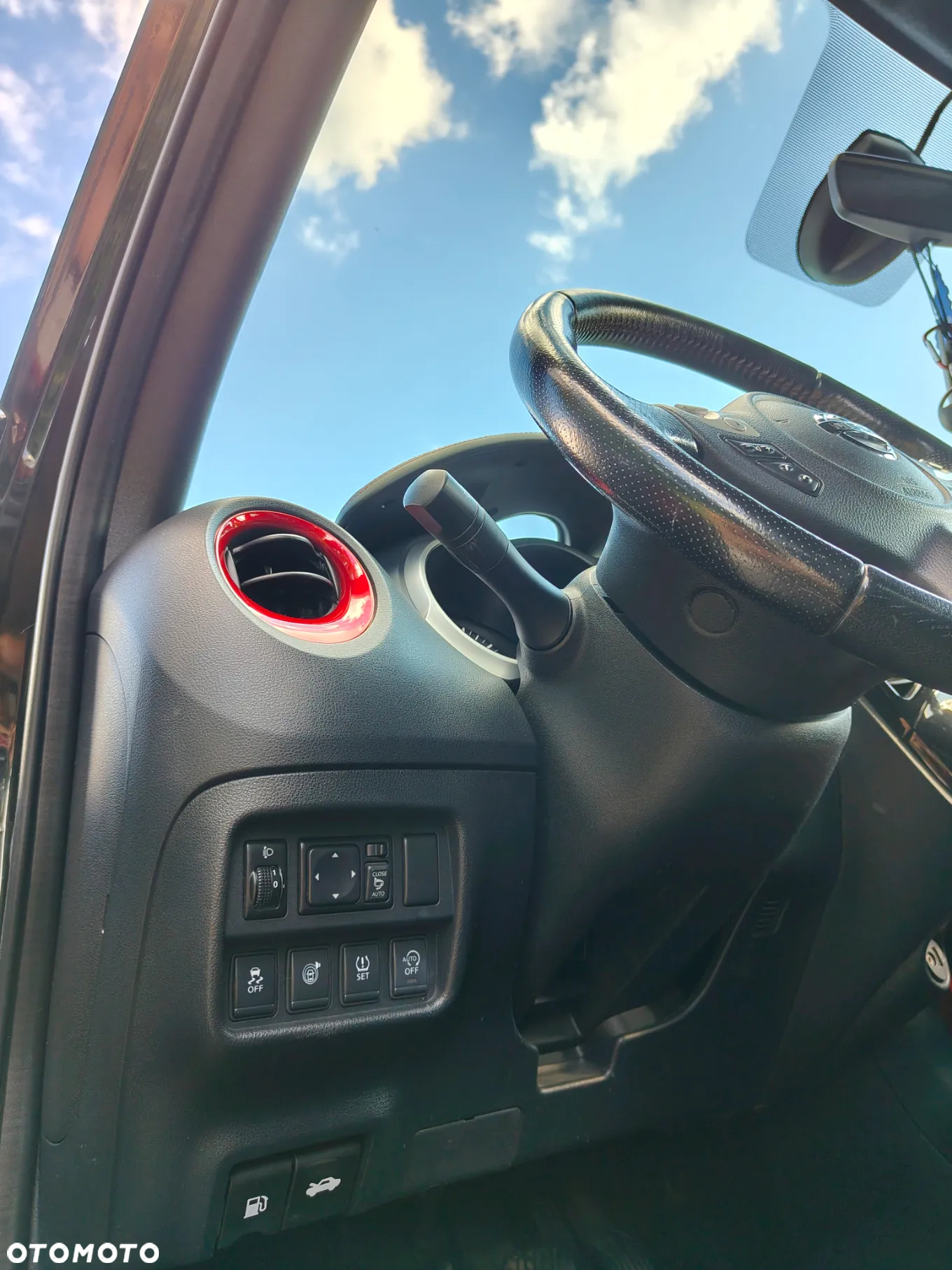 Nissan Juke 1.2 DIG-T N-Connecta EU6 - 19