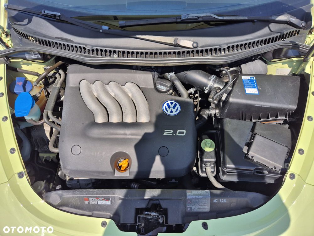Volkswagen New Beetle 2.0 - 21