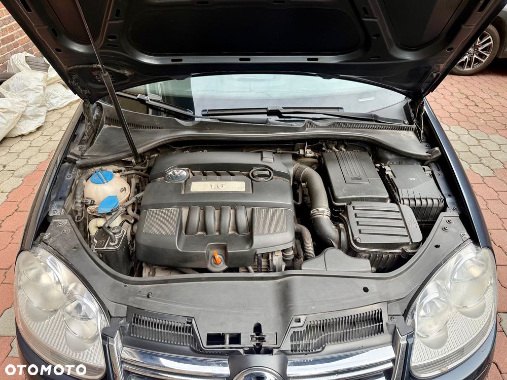 Volkswagen Jetta 1.6 Trendline - 9