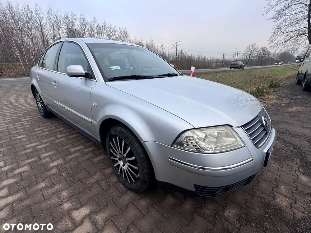 Volkswagen Passat 1.9 TDI Highline - 14