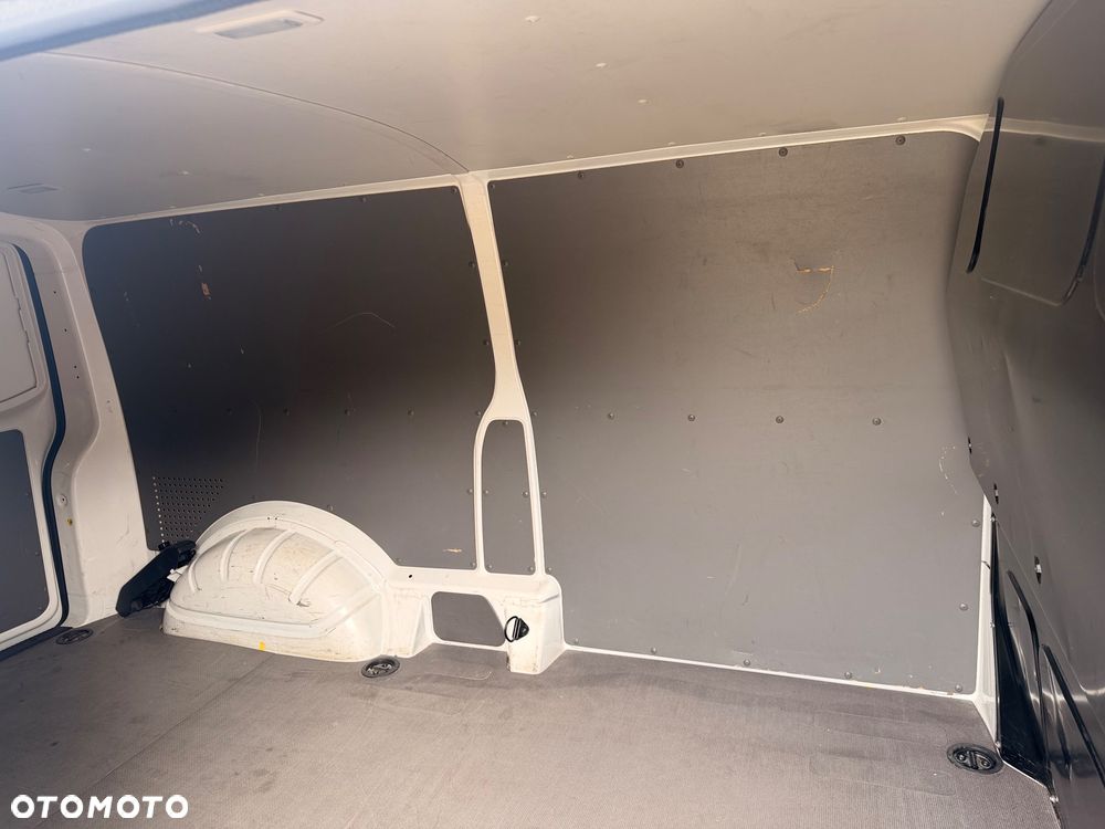 Volkswagen Transporter - 18