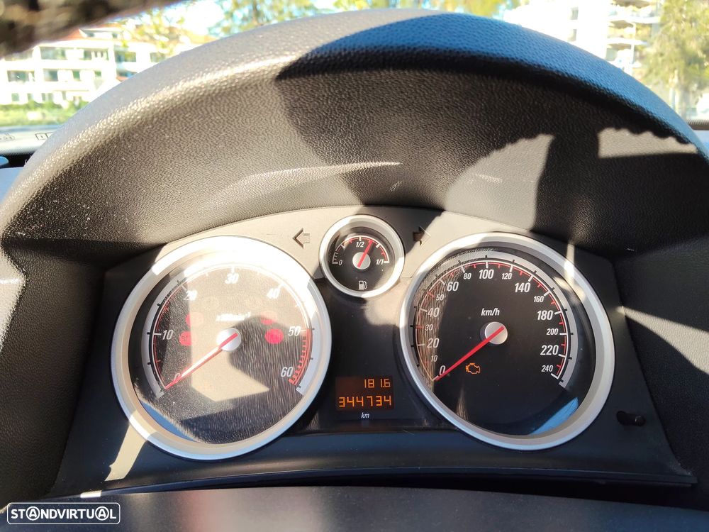 Opel Astra GTC 1.3 CDTI - 11