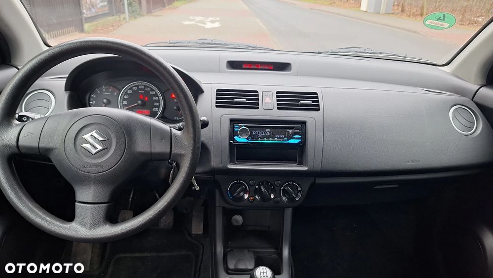 Suzuki Swift 1.3 Limited 25 - 8