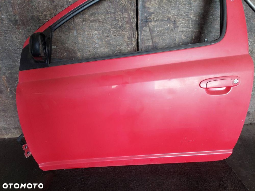 DRZWI KOMPLETNE LEWY PRZÓD TOYOTA YARIS I HB 3D 3P0 - 2