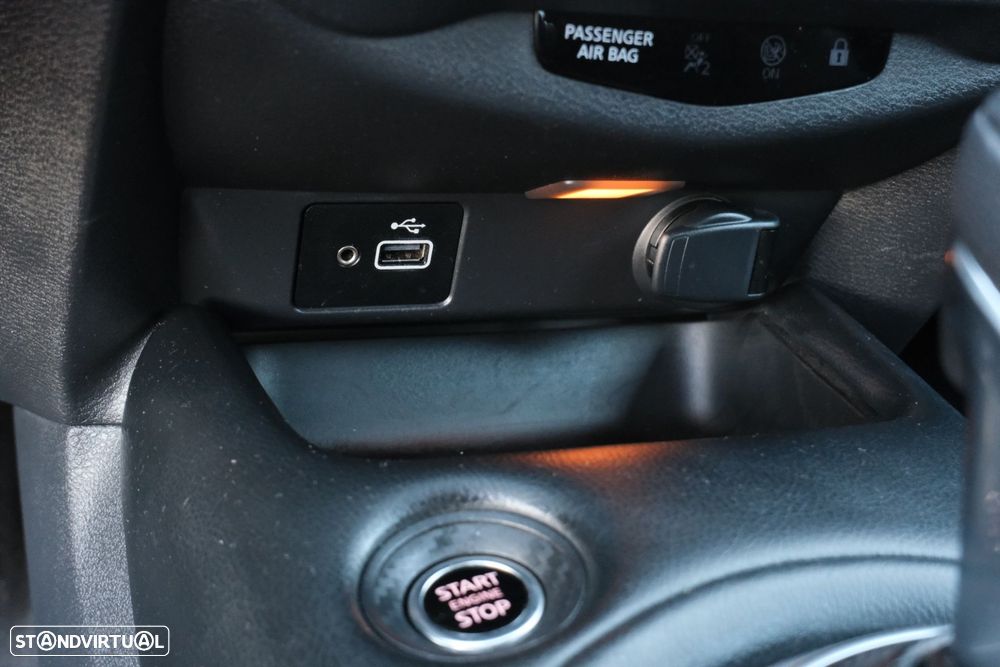 Nissan Juke 1.0 DIG-T N-Connecta DCT - 32