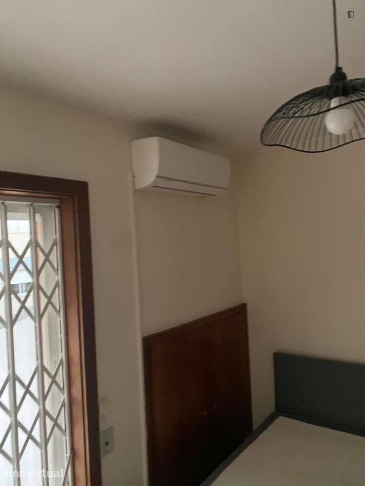 Apartamento com 1 quartos - localizado em Paranhos Porto - Grande imagem: 2/20