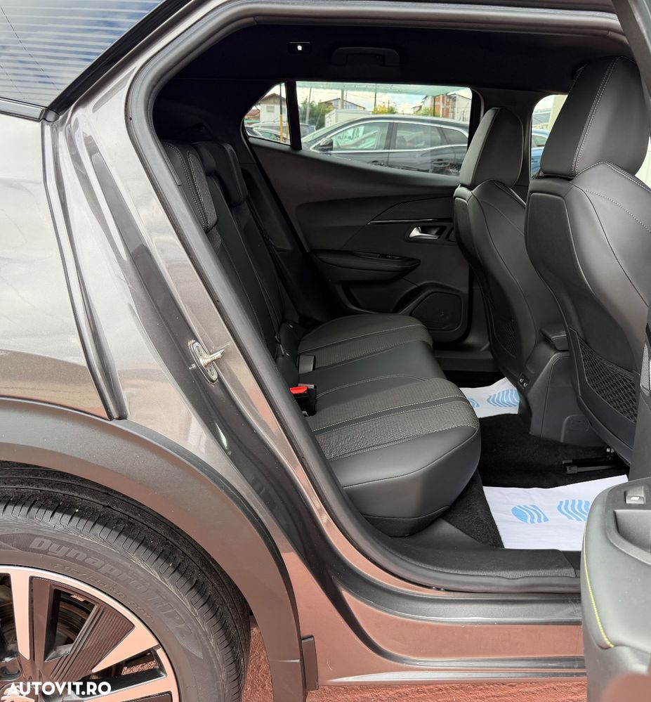 Peugeot 2008 1.2 L PureTech STT EAT8 GT Line - 24