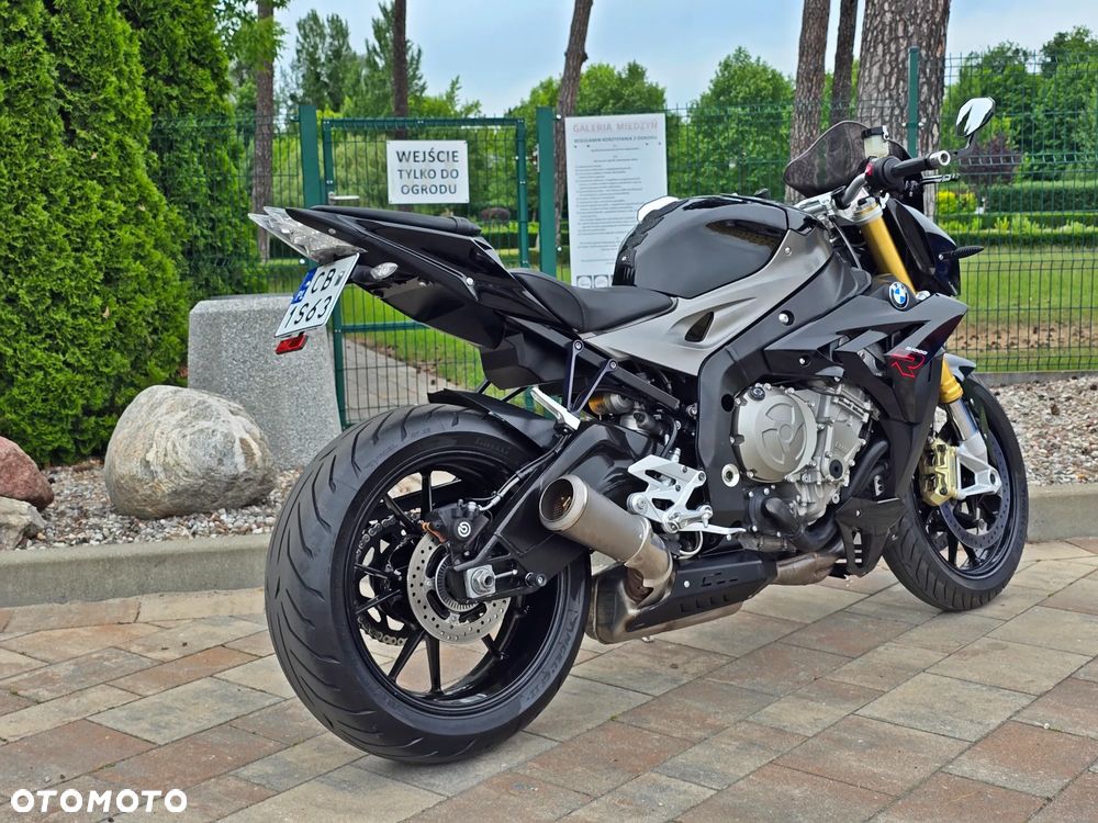 BMW S - 6