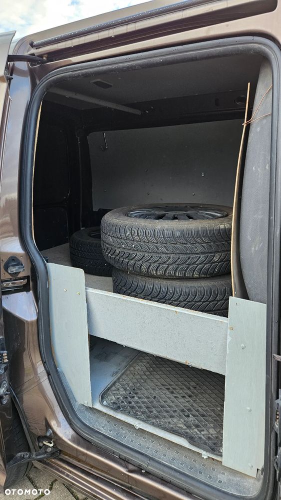 Volkswagen Caddy - 14