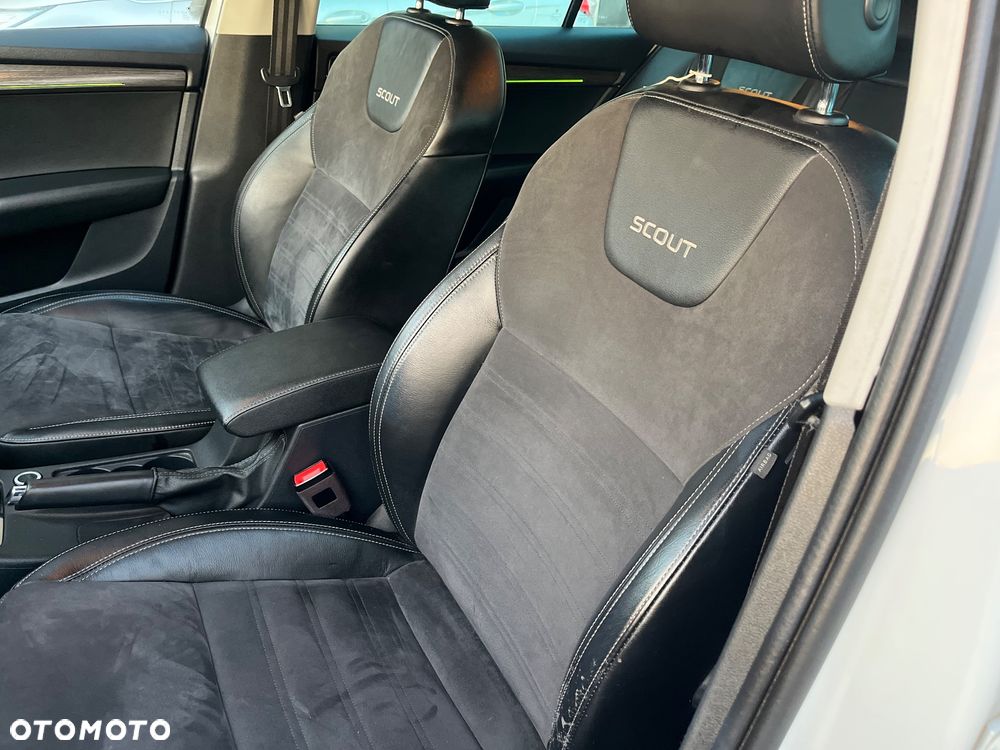 Skoda Octavia 2.0 TDI DSG 4x4 Scout - 10