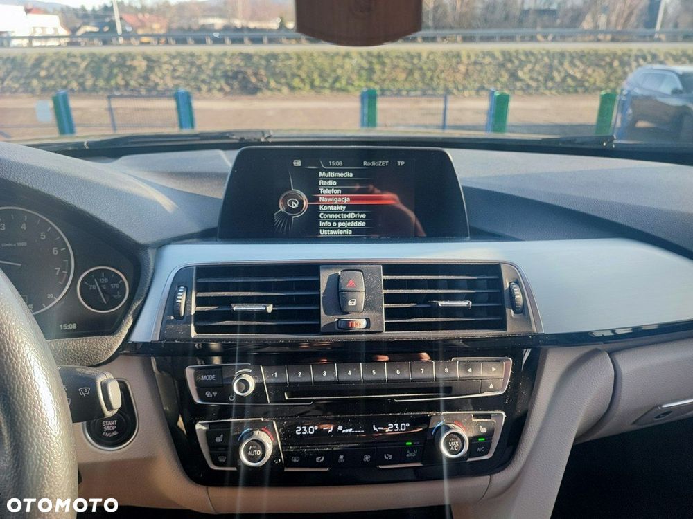 BMW Seria 3 318i - 15