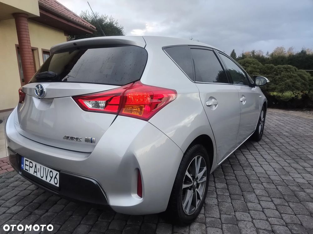 Toyota Auris 1.8 HSD Sol - 10