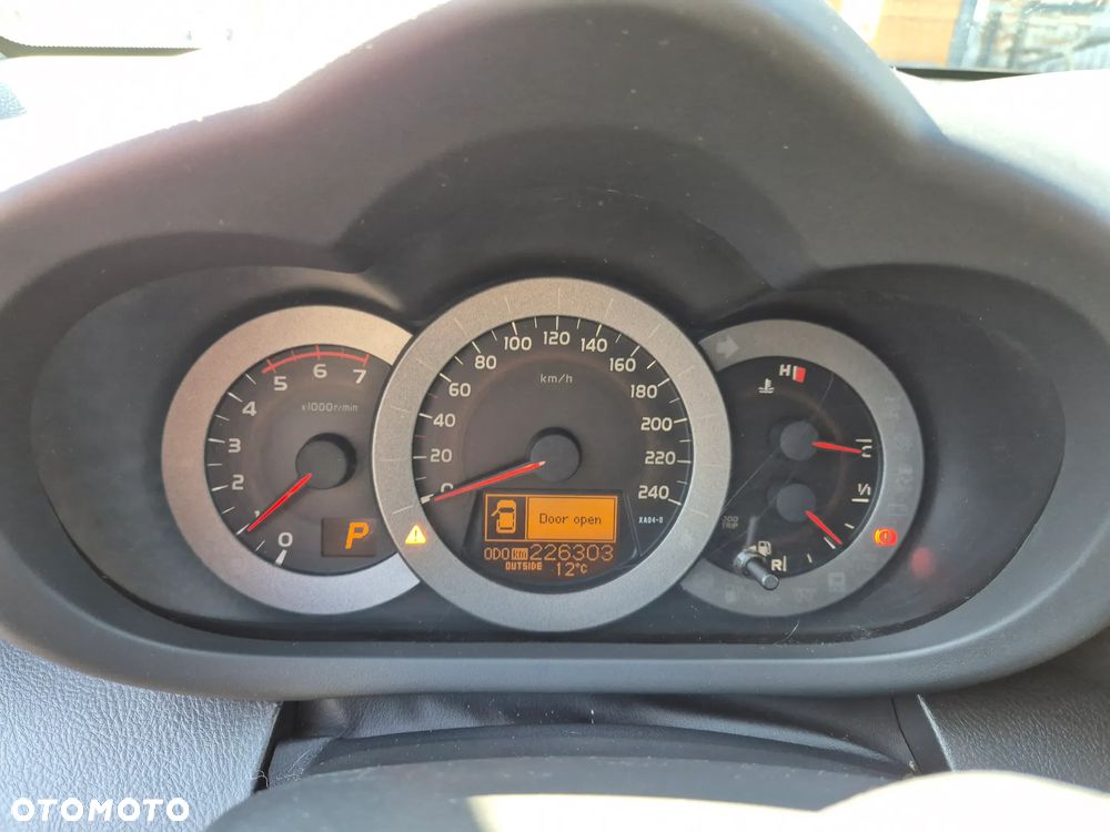Toyota RAV4 2.2 D-CAT 2010 - 7