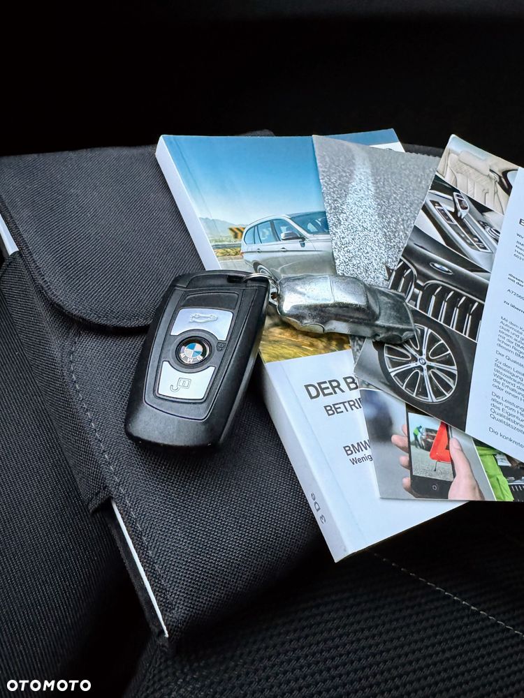 BMW Seria 3 318d Sport Line Shadow - 37