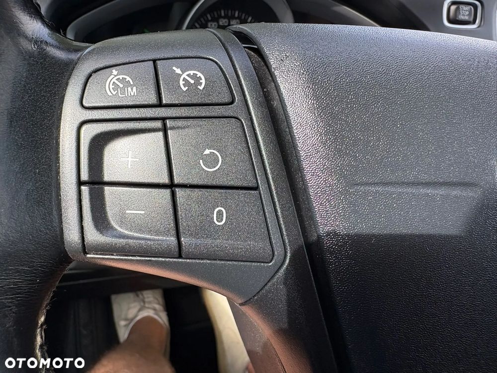 Volvo V40 D2 - 19