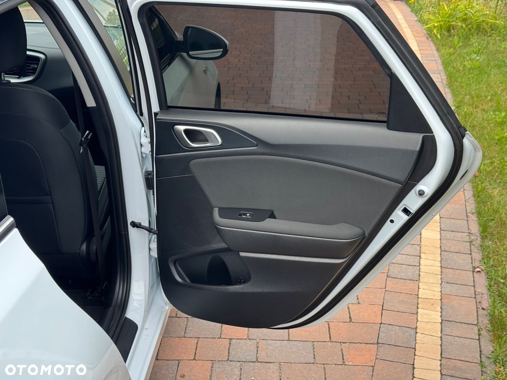 Kia Ceed 1.5 T-GDI M - 14