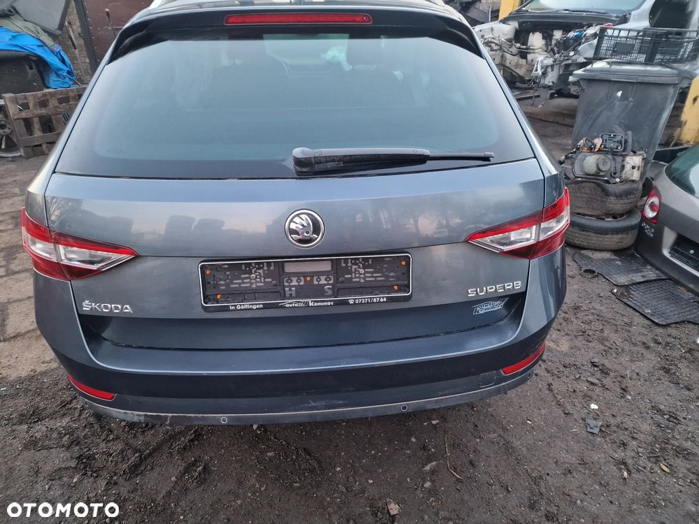 Klapa  tył  skoda  superb  III  kombi  w  kolorze  LF7Y - 2