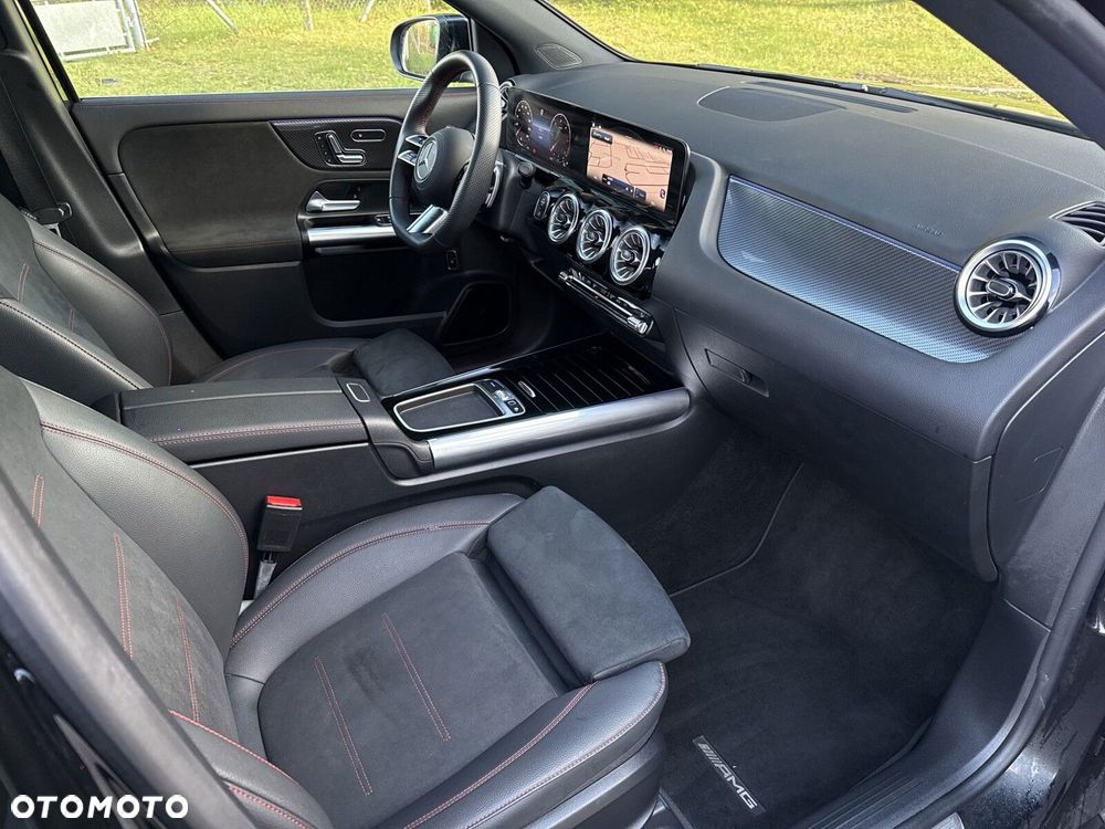 Mercedes-Benz GLA - 22